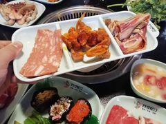 -九寸花汀海鲜烤肉自助(中东迪克店)
