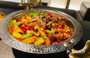 Stir-Fried Tender Frog with Young Ginger and Loofah