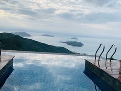 -三亚亚龙湾人间天堂鸟巢度假村