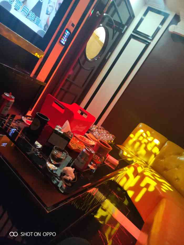 红钻量贩ktv(万江店)-"跟朋友吃完饭也不知道去哪里玩了,想想干.