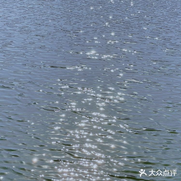 浪漫的冬日郊游地
