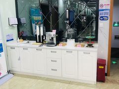 -茂菊口腔连锁(浦东南路店)