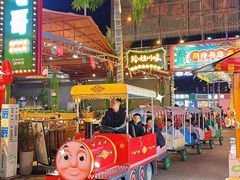 -三亚火车头万人海鲜广场