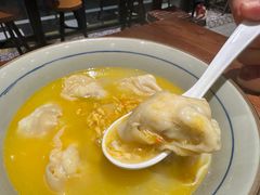 金汤黄鱼馄饨-蟹黄鱼·深夜面馆(巨鹿路店)