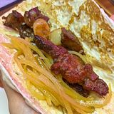火爆济南的老金烧烤来青岛啦‼️肉串夹饼喷香