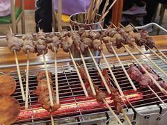 -哈尔滨小酒馆·鲜肉现穿自助烧烤(康新花园店)