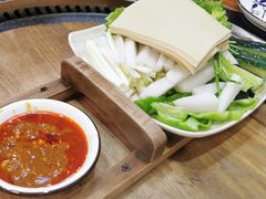 蘸酱菜-土灶台东北大块肉烧烤(风景城邦店)