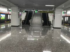 -盈丰路(地铁站)