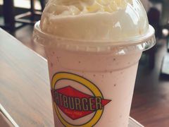 草莓味奶昔-FATBURGER 特富客汉堡(外交公寓店)