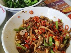 -独一佳老胡湘菜馆(矿山路店)