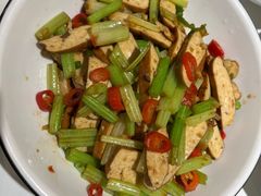 -深圳富苑皇冠假日套房酒店