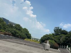 -武汉大学校门牌坊