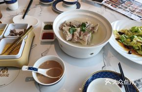 Albas Hand-Ripped Meat