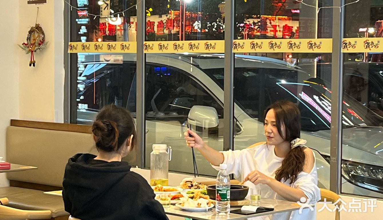 在广州，夜宵界蕞美老板娘，不接受反驳