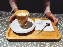 龙虎拿铁-sugarman espresso素饮糖人高新咖啡工厂