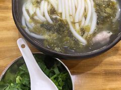 酸菜滑肉粗米线-贵州沾水米线(学田湾店)