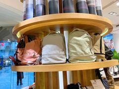-lululemon(上海浦东IFC店)