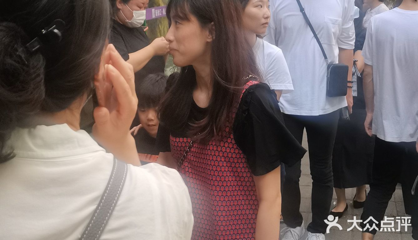 在上海，实在有太多看不懂的事情了