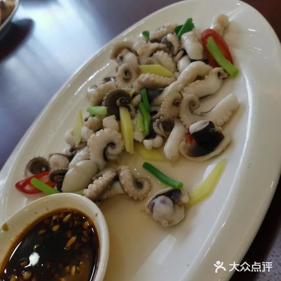 龙港城美食广场