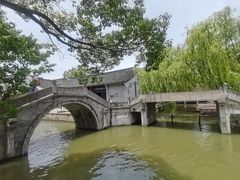 -鲁镇