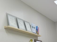 -上海大学附属上海和平眼科医院