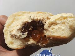 红茶黑糖脆啵啵冰面包-沁屋面包店(人民东路店)