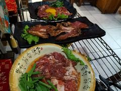 老式碳烤自腌酸菜酱汁低脂五花肉-名扬烤肉(起源店)