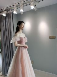 -衣贝姿婚纱礼服馆