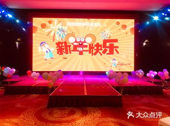宝宝还小有很多活动都是玩不了