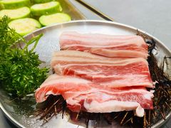 -围炉肉舍•炭烤活鳗•丹东海鲜烤肉(步行街店)