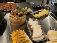 -鹿鸣山草本茶香火锅(园西路店)