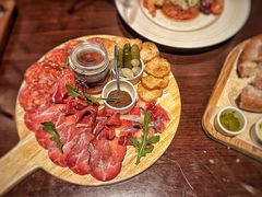 -恰餐厅及酒吧 CHAR Bar & Grill (北京丽都皇冠假日店)