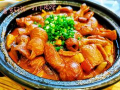 香菇煨肥肠-陶德砂锅(蜀汉路店)