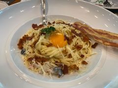 -Chom Cafe and Restaurant