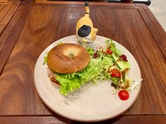 牛油果鸡肉贝果-VESH COFFEE(定西路店)