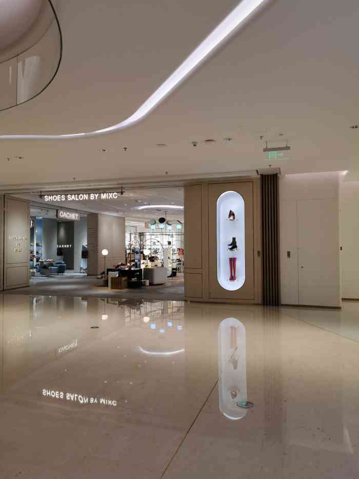 stuart weitzman(深圳湾万象城店)-"终于买到了心心念念的sw一字带
