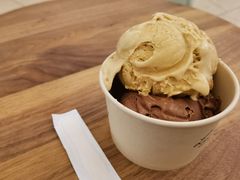 黑巧克力焦糖杏仁-LUNEURS月乐诗·法式冰淇淋(环贸店)