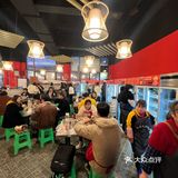 感觉整个九龙坡的人都在他家吃串串…