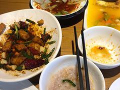 -隔壁老王·家常云南菜(花巷店)