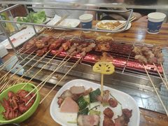 -哈尔滨小酒馆·鲜肉现穿自助烧烤(康新花园店)