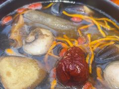 -老牌坊云南鱼豆花火锅(哈西万达店)