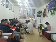 -郏芬芬扦脚服务部(新闸路店)