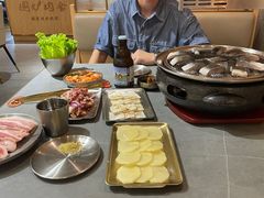 -围炉肉舍•炭烤活鳗•丹东海鲜烤肉(步行街店)