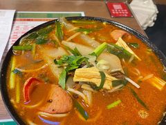 招牌炸酱小锅米线-肥汁米蘭香港米线(定西路店)