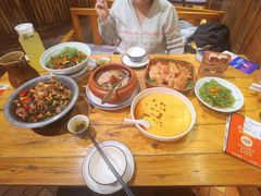 -老滇山寨•云南特色菜•地方菜•民族风情歌舞表演(金碧店)