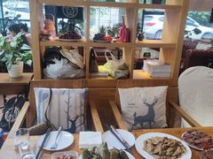 -桉树林A coffee 森林餐厅(三圣乡店)