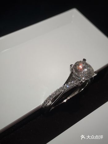 hi 各位富婆不能错过的一款戒指