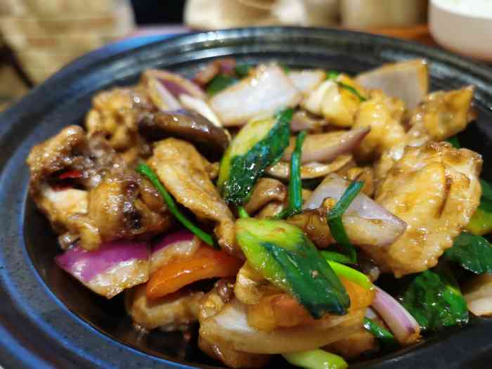 天星茶餐厅-"天星茶餐厅94——捷登都会店跟友人在动.