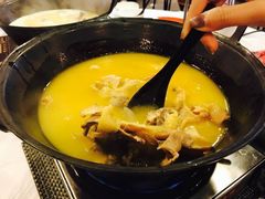 -鲜入围煮花胶鸡海鲜火锅