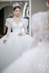 -艾米丽婚纱礼服